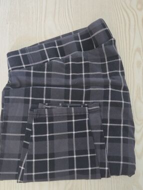 Torrid Grey And Black Plaid Leggings